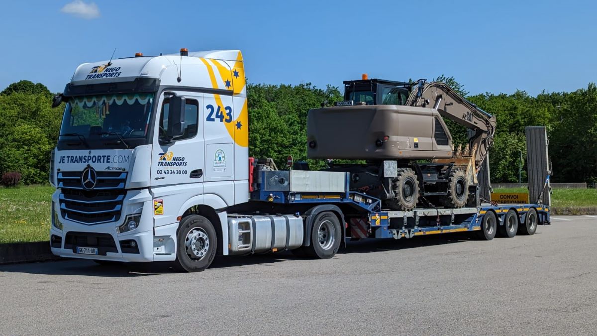 Transport d'un engin de chantier