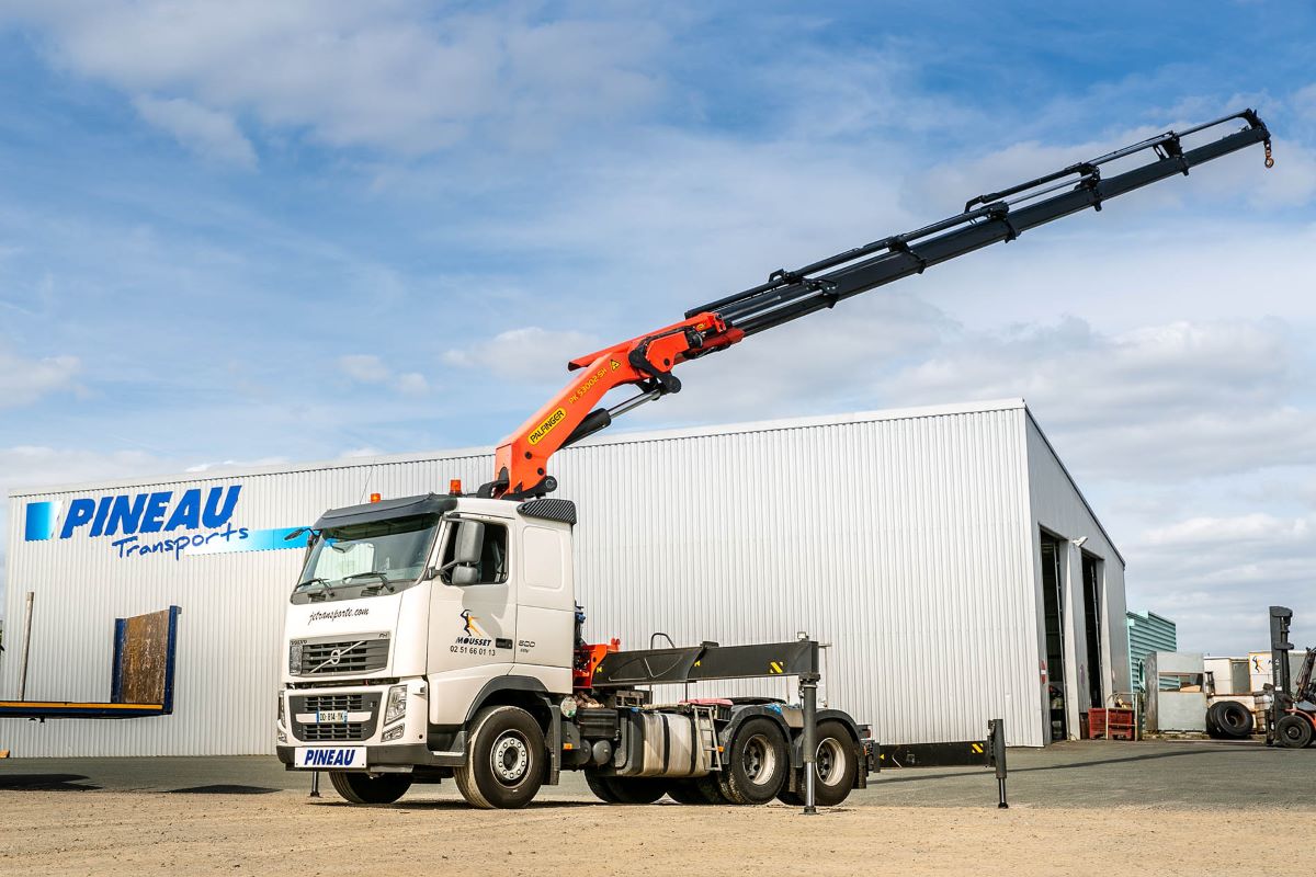 Tracteur avec grue