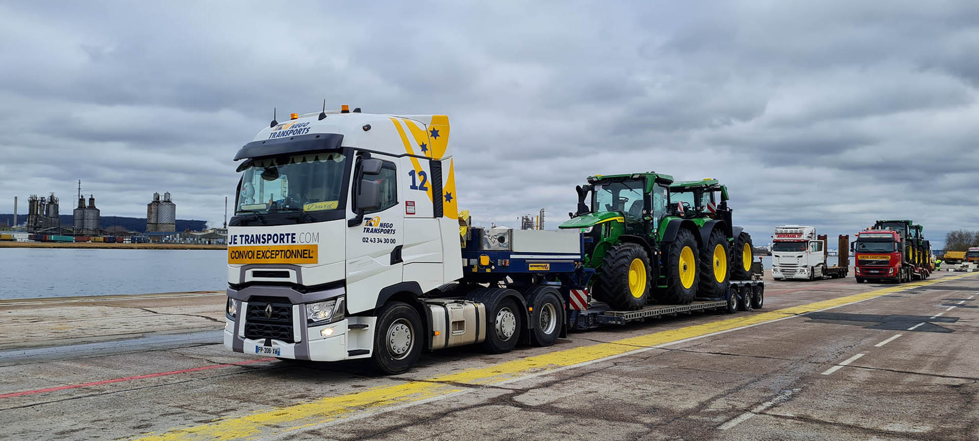 Livraison de machines agricoles dont des tracteurs