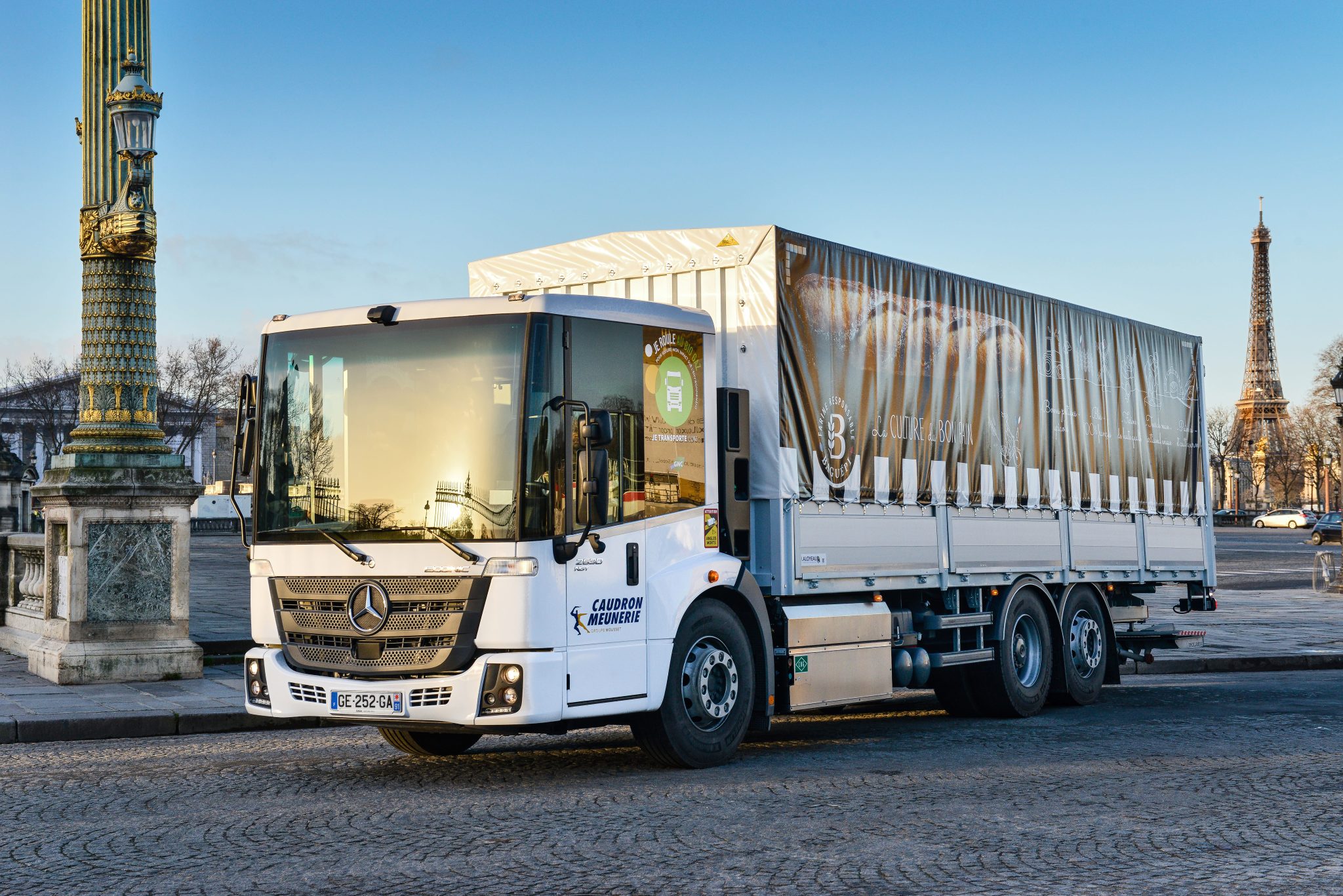 Camion bio gaz GNV de caudron meunerie transporteur de farines panifiables