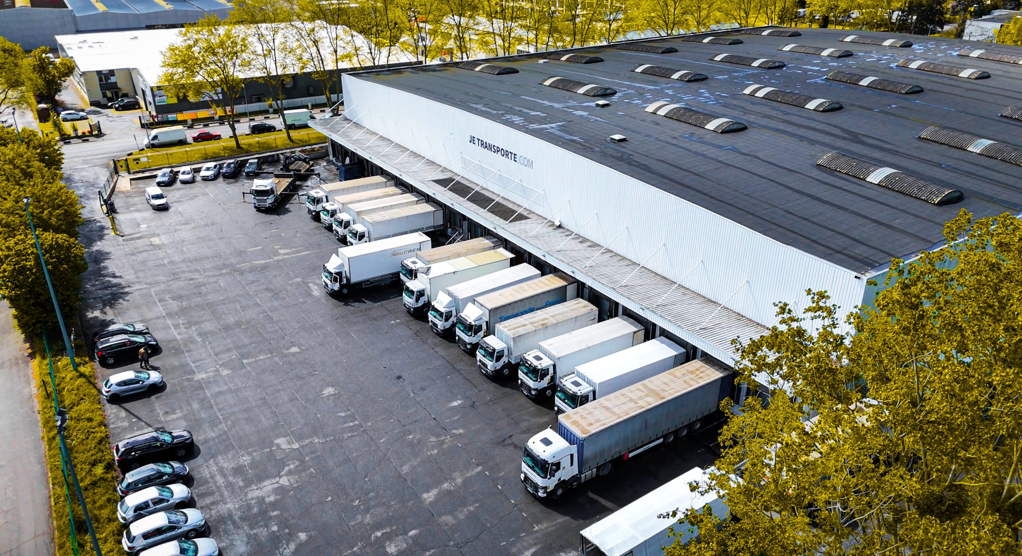 Entrepôt situé à Bondoufle de CAUDRON MEUNERIE, transporteur de farines panifiables