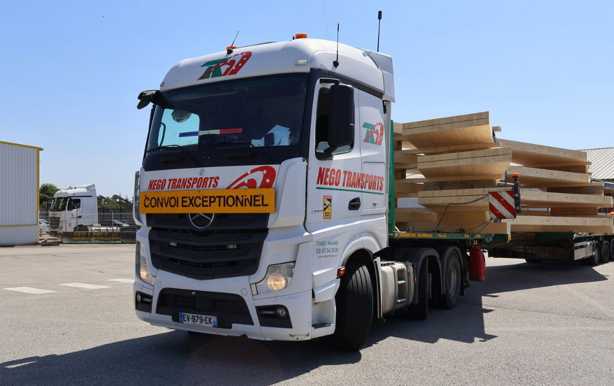 transport / convoi exceptionnel charpente en bois